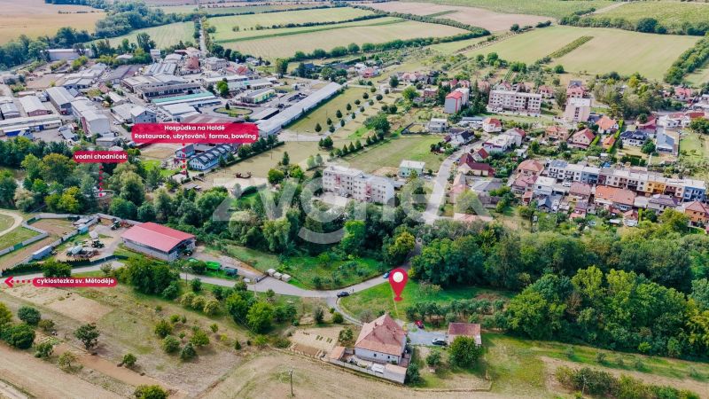 Exkluzivní pozemek určený pro výstavbu rodinného domu  2 044 m²  – Boršice (okres Uherské Hradiště)