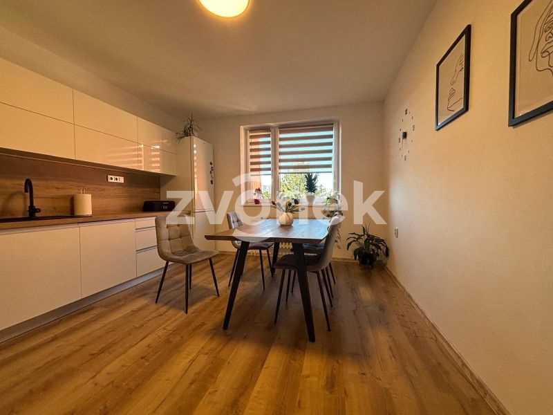 3+1 po celkově rekonstrukci s nádherným výhledem, 86m2 – Kroměříž, ul. Zborovská