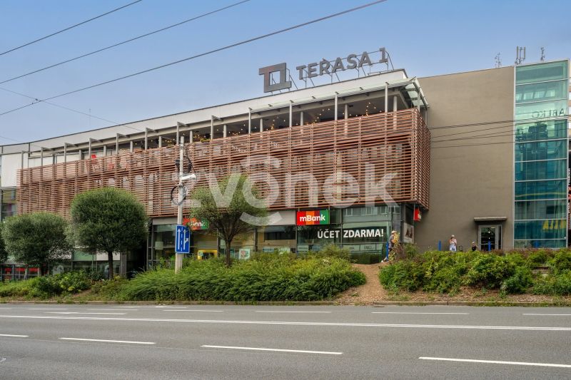 Exkluzivní obchodní prostor / showroom 158 m² na prestižní adrese v centru Zlína