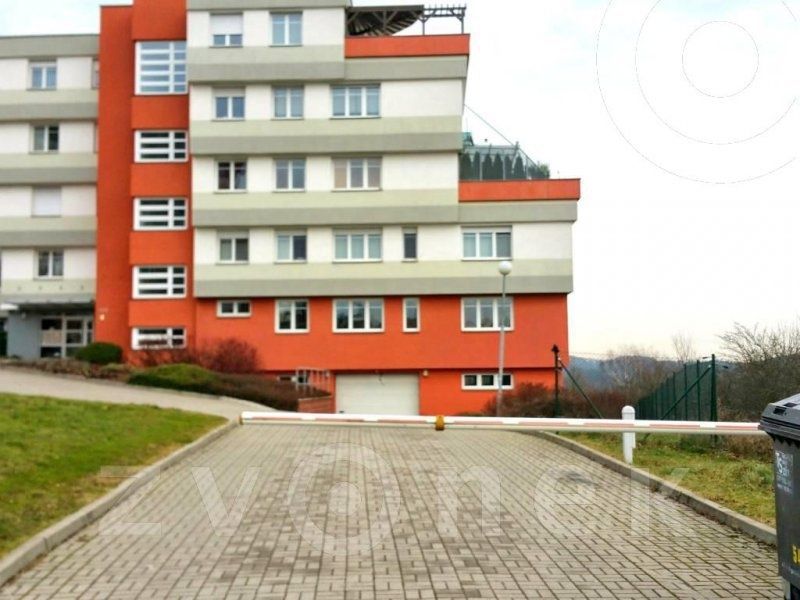 Pronájem garáže 18 m², Zlín