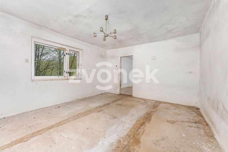 Výjimečný pozemek s domem na samotě u lesa, Březnice u Zlína
