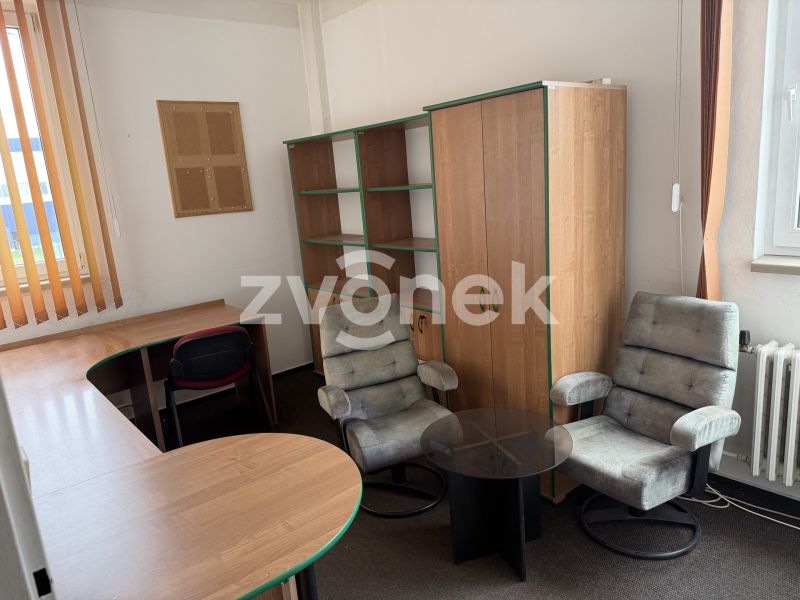Pronájem kanceláře 151 m², Otrokovice