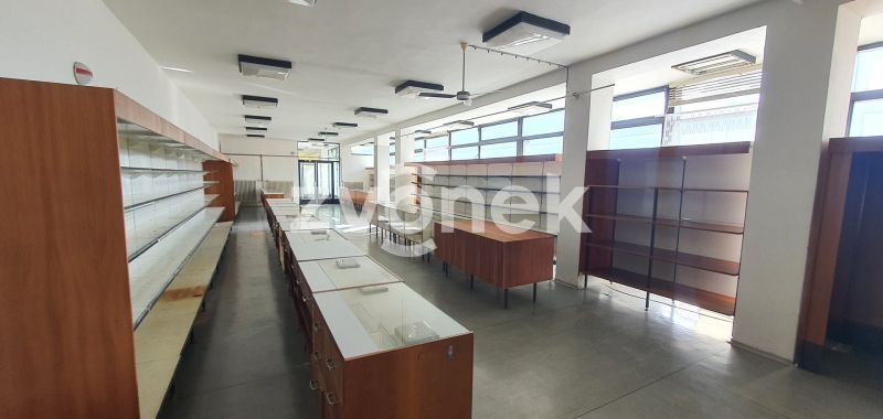 Pronájem obchodního prostoru 320 m², Polešovice