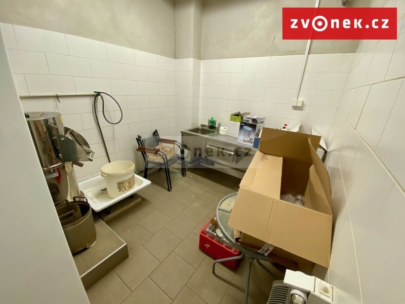 Prodej obchodního prostoru 500 m², Holešov