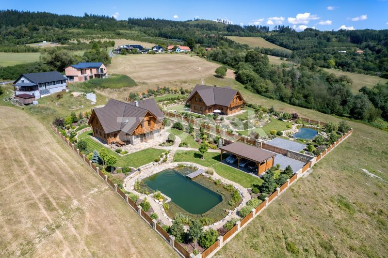 Prodej stavebního pozemku Jablůnce s projektem na stavbu roubenky, 1 055 m2