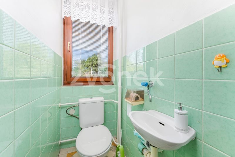 Prodej řadového rodinného domu se zahradou a garáží ve Valašských Kloboukách