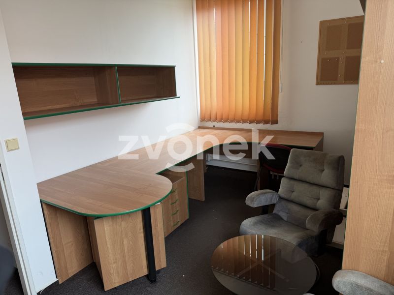 Pronájem kanceláře 151 m², Otrokovice