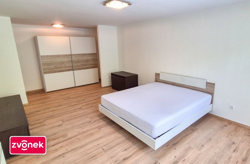 Nadstandardní rodinný dům Zlín - Na Výsluní, garáž