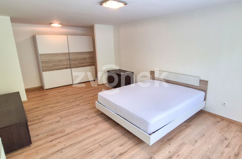 Nadstandardní rodinný dům Zlín - Na Výsluní, garáž