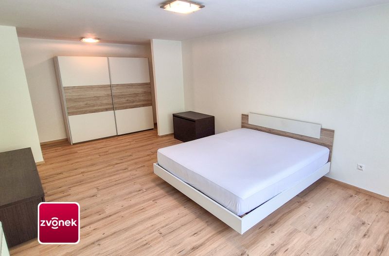 Nadstandardní rodinný dům Zlín - Na Výsluní, garáž