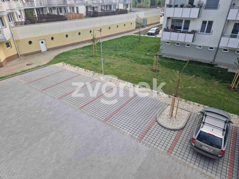 Pronájem nového bytu 1+kk na Zahrádkách, Uh.Hradiště