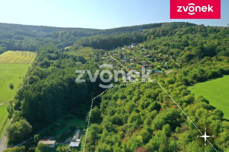Prodej pole 15 468 m², Zlín - Malenovice
