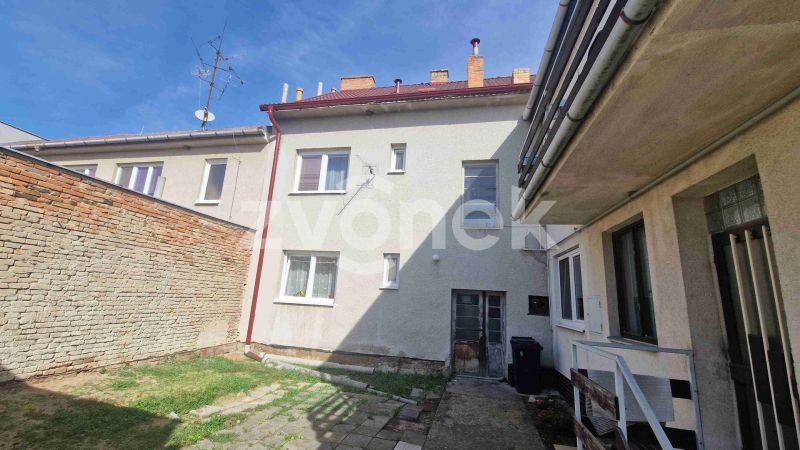 Prodej podílu 1/3 rodinného domu, Hustopeče