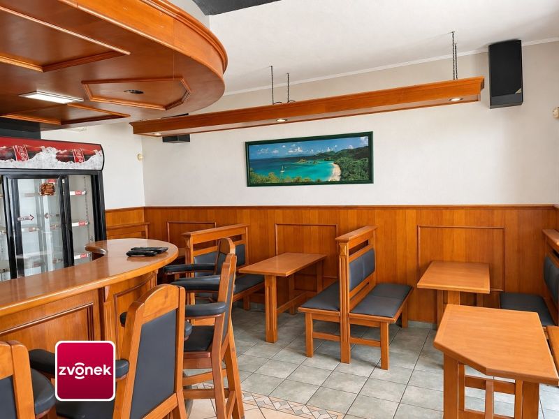 Pronájem vybavené restaurace 165 m² se salonky a sklípkem v Otrokovicích