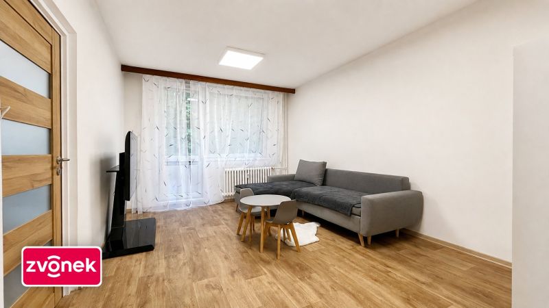 Pronájem moderně zrekonstruovaného bytu 2+1 se dvěma lodžiemi – Zlín, ulice Družstevní