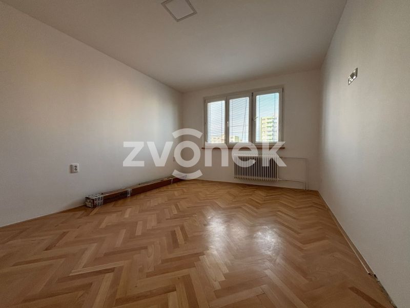 Pronájem bytu 2+1 56 m², Zlín - Malenovice