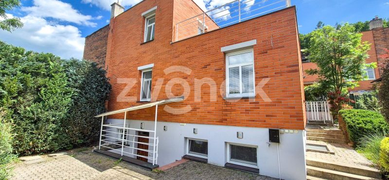 Pronájem rodinného domu 200 m², Zlín