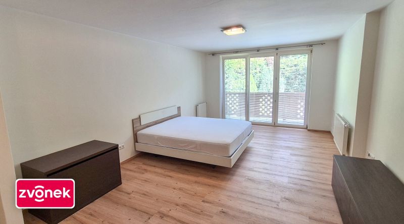 Nadstandardní rodinný dům Zlín - Na Výsluní, garáž