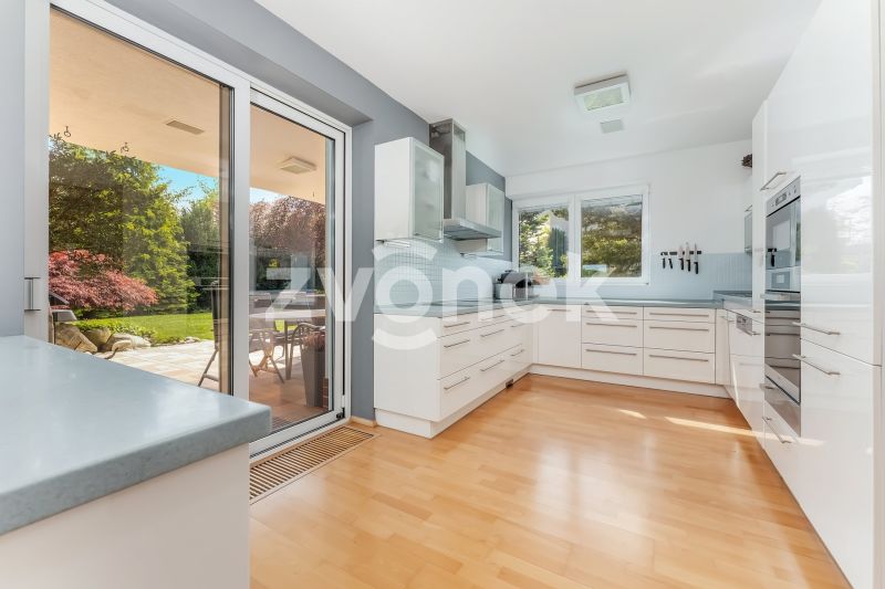Velkorysá rodinná vila 7+1, 479 m², pozemek 1 503 m² – Zlín, Nivy IV