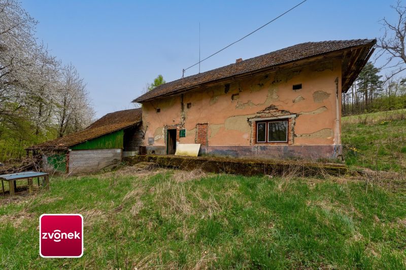 Výjimečný pozemek s domem na samotě u lesa, Březnice u Zlína