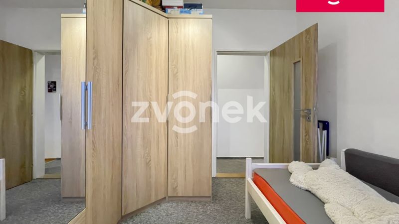 Bydlení v atraktivní lokalitě: Pronájem moderního bytu 3+kk s lodžií, ulice Podlesí I – Jižní Svahy !