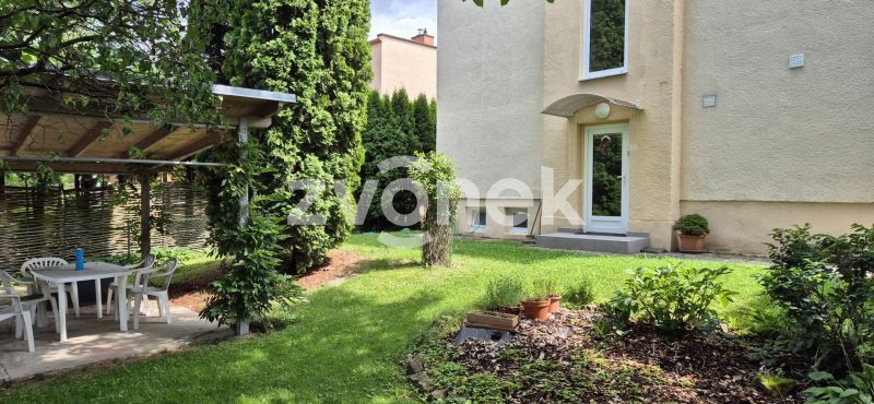 2+1 Zlín - Kostelec, parkovací stání, velká zahrada, pergola