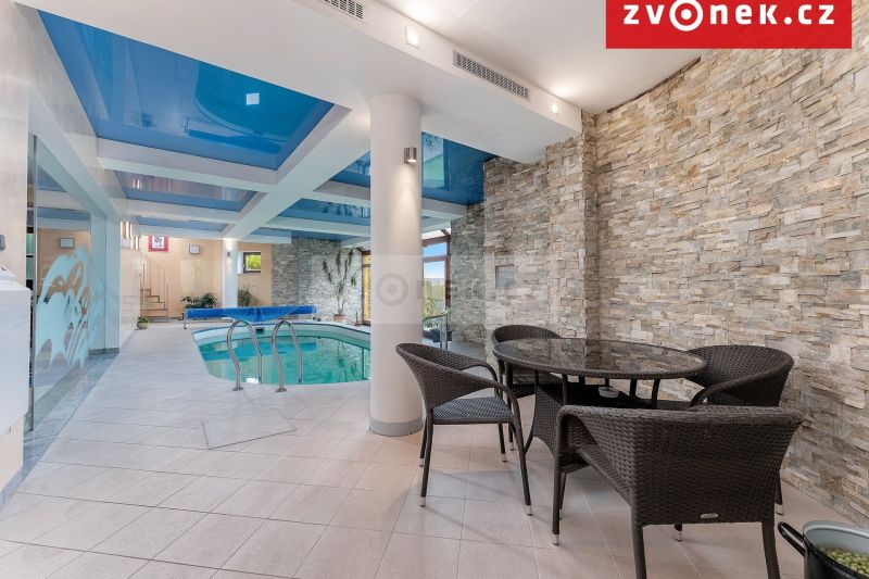 Víceúčelová vila 540 m², Hranice I-Město