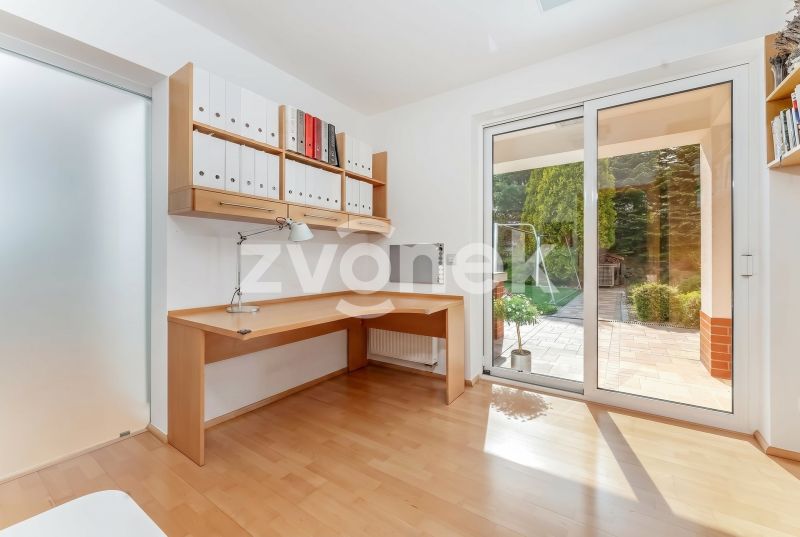 Velkorysá rodinná vila 7+1, 479 m², pozemek 1 503 m² – Zlín, Nivy IV
