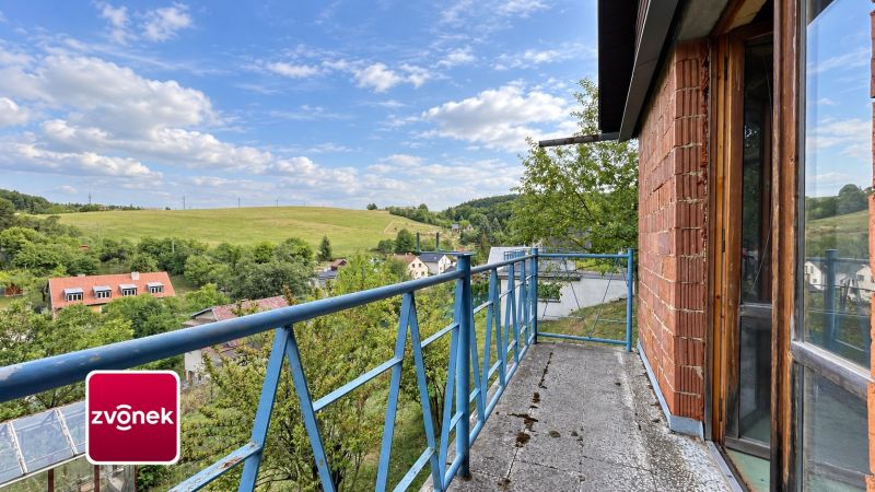 Domek k dokončení s možností rozšíření, pozemkem přes 1 000 m² a nádherným výhledem – Jaroslavice u Zlína