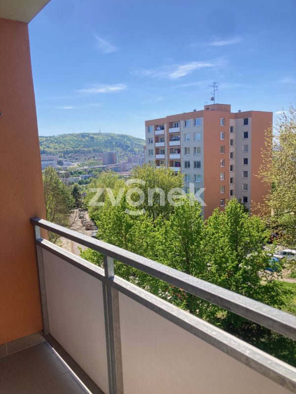 Luxusní, kompletně vybavený byt 3+1 po rekonstrukci, Budovatelská, Zlín – PRVNÍ NÁJEMCE