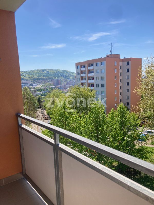 Luxusní, kompletně vybavený byt 3+1 po rekonstrukci, Budovatelská, Zlín – PRVNÍ NÁJEMCE