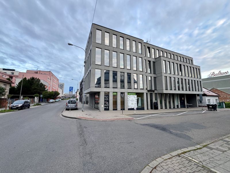 Prostorný byt 3+kk, 90 m², Zlín – centrum, ul. Lešetín