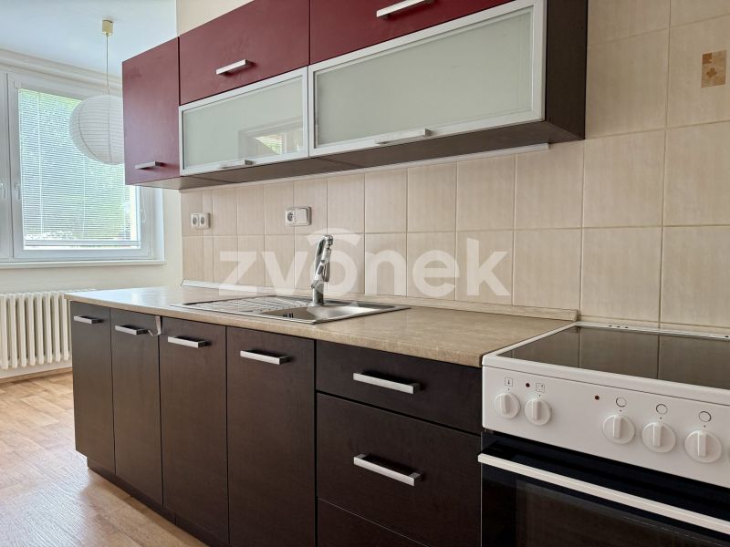 Pronájem bytu 2+1 60 m², Zlín - Prštné