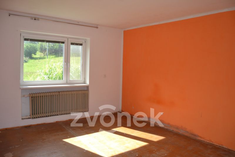Rodinný dům v Hošťálkové + pozemky