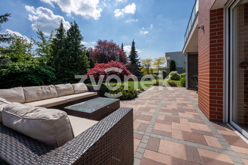 Velkorysá rodinná vila 7+1, 479 m², pozemek 1 503 m² – Zlín, Nivy IV