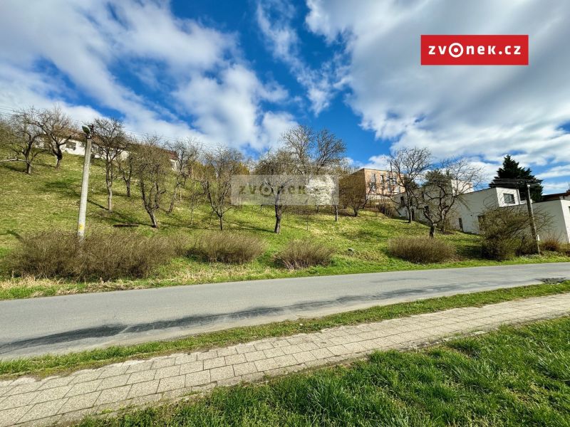 Prodej stavebního pozemku 1 743 m², Zlín - Mladcová