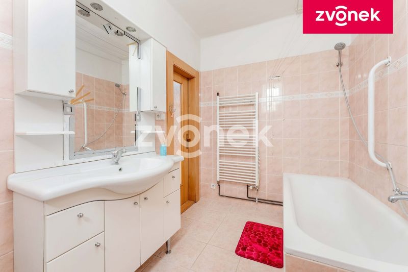 Prodej rodinného domu 220 m², Břest