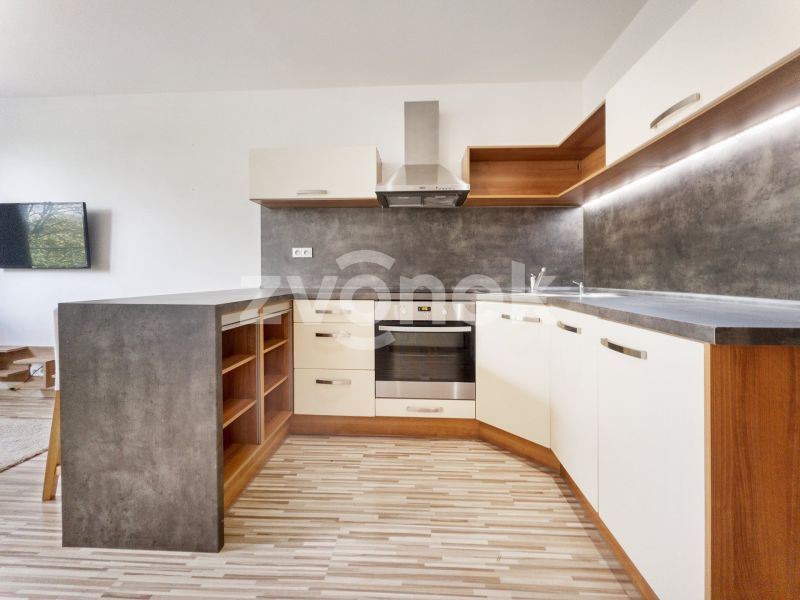 Pronájem bytu 2+kk 34 m², Zlín