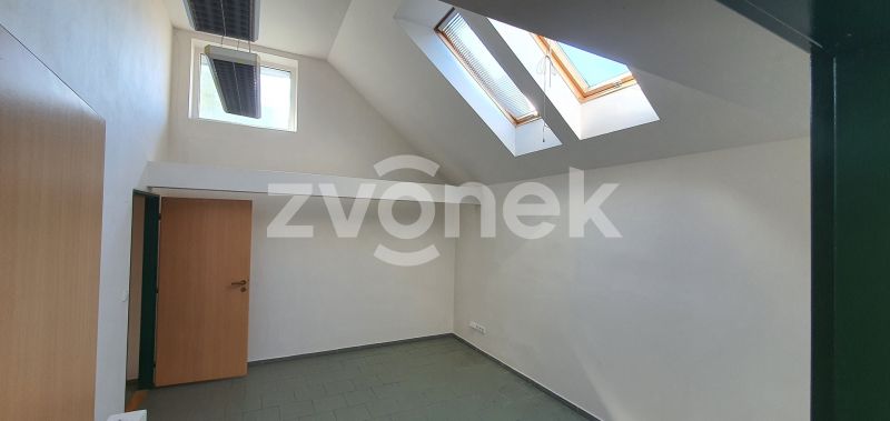 Pronájem kanceláře 103 m², Otrokovice