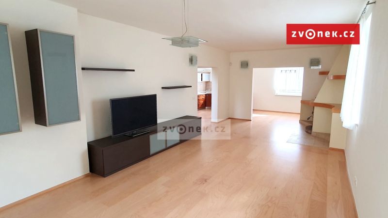 Pronájem rodinného domu 270 m², Zlín