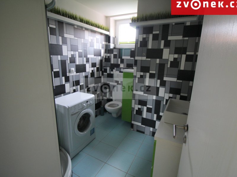 Kompletně vybavený 1+kk, parkovací stání
