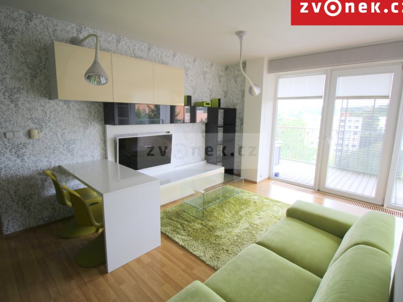 Kompletně vybavený 1+kk, parkovací stání