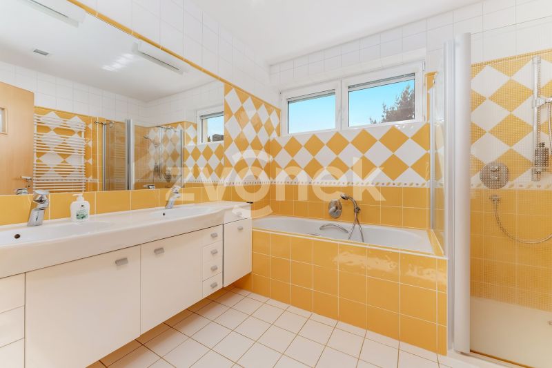 Velkorysá rodinná vila 7+1, 479 m², pozemek 1 503 m² – Zlín, Nivy IV