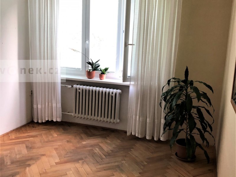 2+1 centrum Zlína, zařízený, pěkná a klidná lokalita