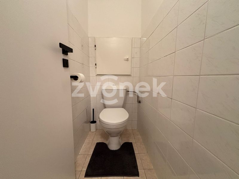 Prodej bytu 2+1 56 m², centrum Otrokovic, Hložkova