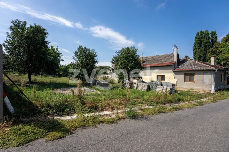 Prodej stavebního pozemku 800 m², Kroměříž - Těšnovice