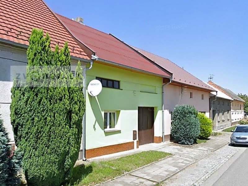 Prodej rodinného domu k celkové rekonstrukci, obec Záříčí, Kroměříž.