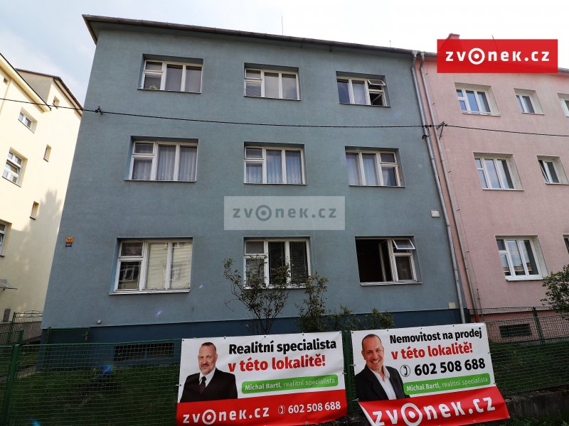 Prodej bytu 1+1 /3 k rekonstrukci v centru Zlína, parkování, sklep.
