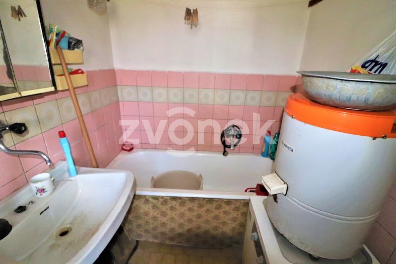 Prodej rodinného domu s velkou zahradou, Vlachovice - Vrbětice