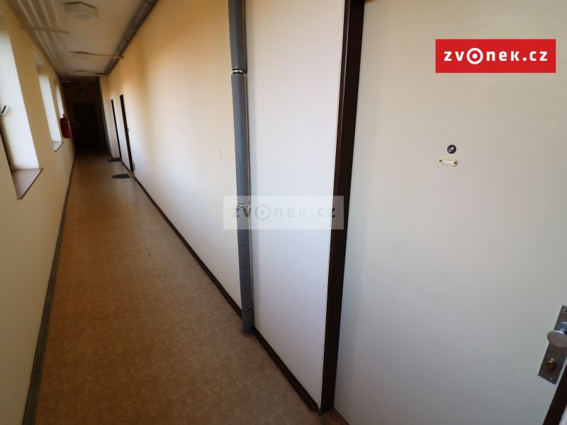 Prodej prostorného bytu 1+1 po rekonstrukci v Luhačovicích, CP 53m2 + 2 sklepy, parkování.